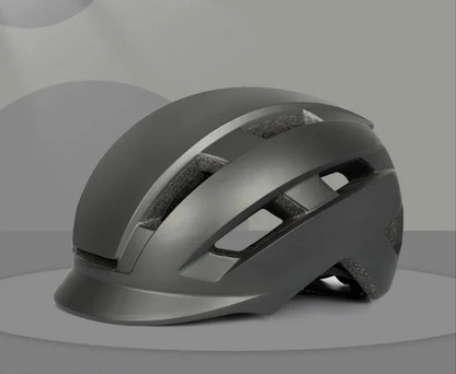 Casque de vélo avec feu arrière par USB - Sécurité et Confort pour le Sport en Montagne et sur la Route